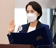 코로나 확진자 급증세인데, 유은혜 "단계적 등교 확대 추진"