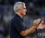 '3-0 대승'에 기쁜 무리뉴..'불편한 사이' 스몰링 칭찬