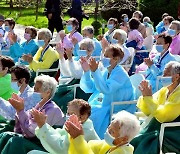 '국제노인의 날을 즐겁게' 북한 양로원의 모습