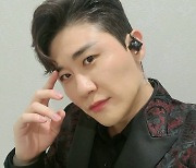 '올라운더' 영탁, '최고의 트로트 가수' 투표 1위