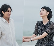 '유미의 세포들' 김고은♥안보현, 로맨틱 바다 여행 "세포들 활약 기대" [포인트:신]