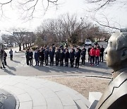 오토바이처럼 빨랐던 '축구 전설' 채금석, 전시회서 만나다