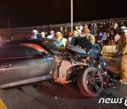 인천 해안도로 달리던 스포츠카, 차량 2대 추돌..2명 사망-5명 부상