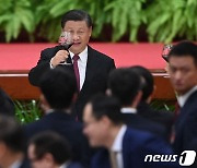 시진핑, 日총리에 축전.."새 시대 요구 부합하는 양국 관계돼야"