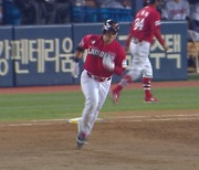 [스포츠 영상] 추신수, KBO 최고령 20-20 달성!