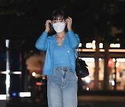 에이프릴 윤채경, 도도하게 출근 [포토엔HD]