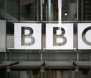 "BBC 10년 후 존재하지 않을 수도" 英 문화부 장관 일침