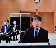 '中 시노팜' 백신 맞은 장하성..최근까지 접종 미뤘던 이유는