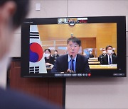 주중 대사관 국감서 장하성 대사 '법인카드 사용 위증' 공방