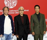 '행복의 나라로' 임상수 감독 "선량한 영화, 촌스러워서 좋다고도" [26th BIFF]