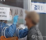 충북 75명 확진..외국인·고교생 연쇄감염 '비상'(종합)