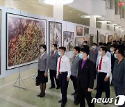 북한 국가미술전람회 개막..'김정일 미술론' 발표 30돌 기념