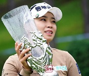 [포토] 우승자 김수지 '하이트진로 21번째 메이저퀸'