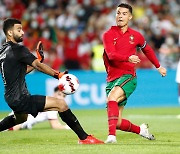 '호날두 A매치 112호골' 포르투갈, 카타르 3-0 완파