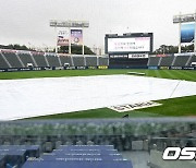 가을비에 LG-KT 10일 경기 우천 취소, '11일 재편성' [사진]