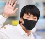 김광현, 항공기 연착으로 예정보다 하루 늦은 11일 귀국