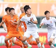 제주, 강원과 접전 끝 2-2 무승부