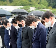 국민의힘 대선주자들 광주 찾아 '오월영령 참배'