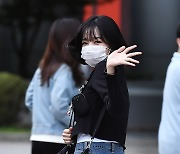 조유리 ' '간직하고 싶은 손인사~' [포토엔HD]