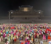 북한, 당창건일 '불꽃놀이·야회'로 경축