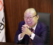 "역전 DNA로 우주·수소산업 선도하자" 김승연, 한화 69주년 창립행사서 강조