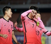 '손흥민 선제골' 벤투호, 이란에 1-0 리드 (후반 진행 중)