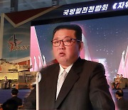 김정은, 일관된 대남 메시지.."이중적 태도 버려야"