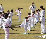 아프간 특별기여자 자녀들 '태권도 삼매경'