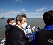 이인영 "중립수역 300m 뱃길, 민간 선박에 열 수 있게 힘 모았다"