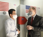 Việt Nam receives ultra-cold freezers from the US to store Pfizer vaccines