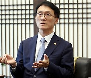 S. Korea to introduce independent container freight index: customs office chief
