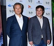 [T포토] 박근형-신준영 감독 '영화 동백으로 만났어요'