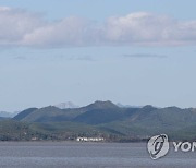 김포 한강하구 중립지역에서 바라본 북한 개성
