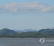 한강하구 중립지역에서 보이는 북한 개성지역