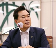 김승수 의원 "정부기관, 메타버스 정책방향 제시 서둘러야"