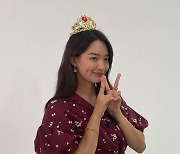 '김우빈♥' 신민아, 극강 러블리 발산한 보조개 여신 "실화?"