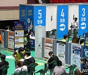 "동성수산 피로연 참석자 검사받아야"..제주 코로나19 확진자 동선 공개