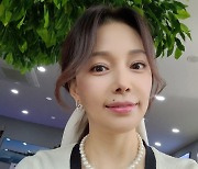 '홍성흔♥' 김정임, 블링블링 눈부시네.."조신함의 끝판왕"