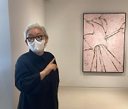 화사한 핑크·영롱한 자개..현대미술가 이불의 평면 작업