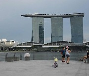 '자유여행 허용' 싱가포르, 여행사 홈페이지 마비..한국도 '보복여행' 시동 거나