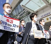 [사설] 성남시청 압수수색 미적대는 검찰, 국민은 73%가 '특검 찬성'