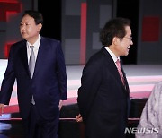 尹·洪 감정싸움, 劉·元 정책대결..첫 1:1 토론 격이 달랐다(종합)