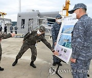 잠수함 손원일함 현황보고 받는 김부겸 총리