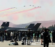 [포토]2021서울 ADEX 축하비행하는 F-15K