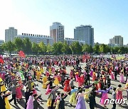 '타도제국주의동맹' 결성 95주년 맞아 무도회 진행한 북한