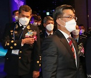 국제항공우주 심포지엄 참석하는 서욱 장관과 박인호 공군참모총장