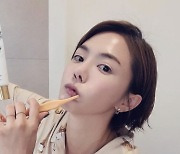 '이용규♥' 유하나 "1년에 5번 뽀뽀, 3번 남았으니 양치질하며 기다려"