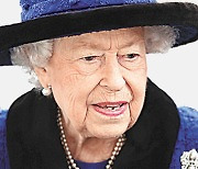 英여왕 "기후변화 대응, 말만 하고 행동 안해 짜증"