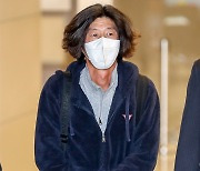 '대장동 의혹 핵심' 남욱, 입국하자마자 검찰에 체포