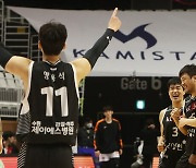 프로농구 KT, 오리온 꺾고 4연승..단독 선두